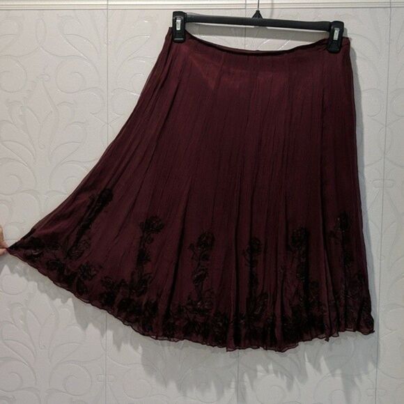 Tahari Women's Burgundy 100% Silk Skirt with Embroidery Size M - Picture 2 of 6